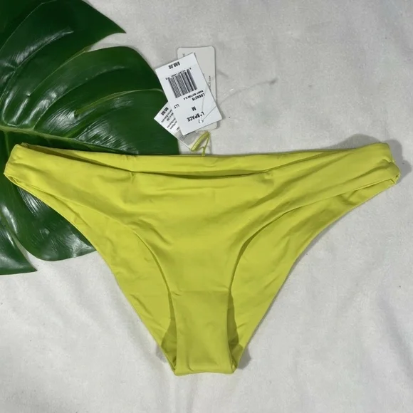 NWT L Space [ SZ Medium ] Sensual Solid‎ Sandy Bikini Bottoms Limelight